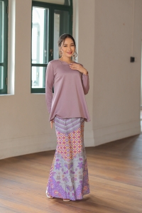 Delisha Kurung Batik in Dusty Purple